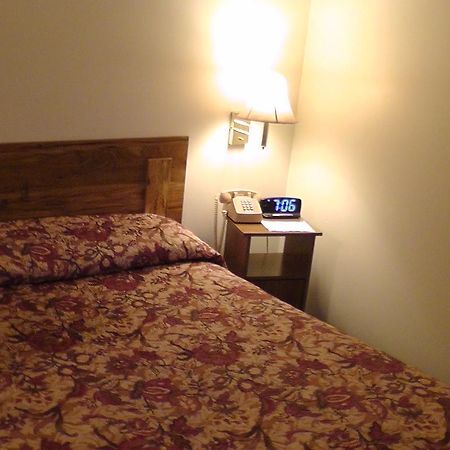 Motel 95&Campground Hixton Buitenkant foto