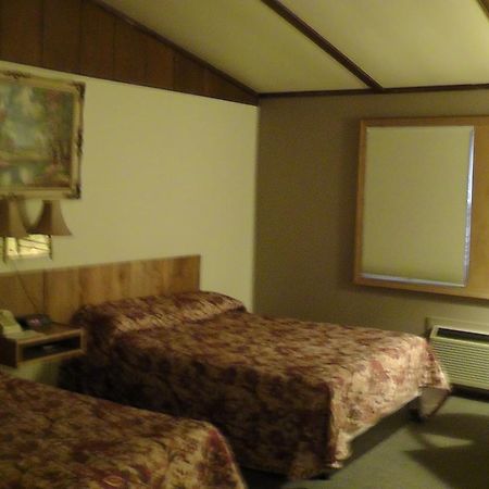 Motel 95&Campground Hixton Buitenkant foto