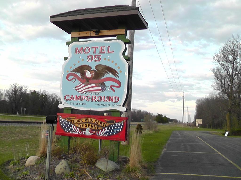 Motel 95&Campground Hixton Buitenkant foto